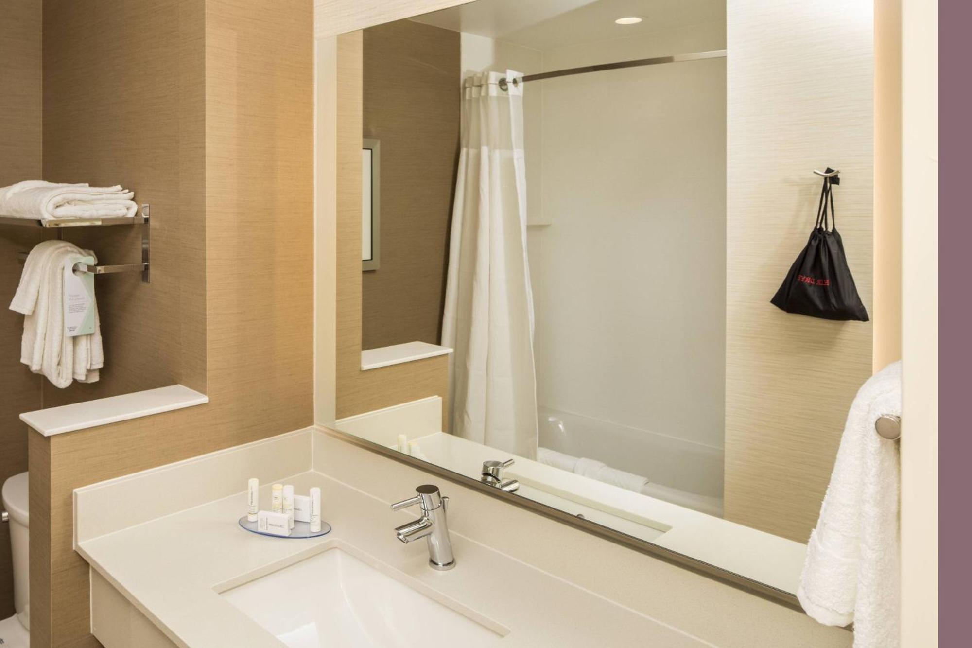 Fairfield Inn & Suites By Marriott Pittsburgh North/Mccandless Crossing McCandless Township Luaran gambar